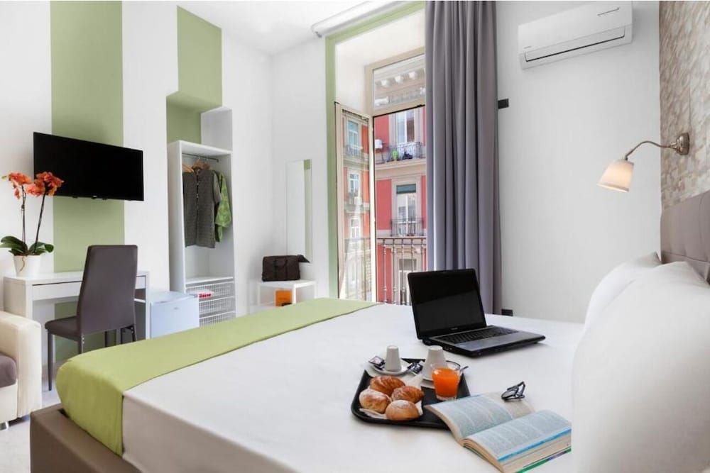 Hotel Rainbow Napoli