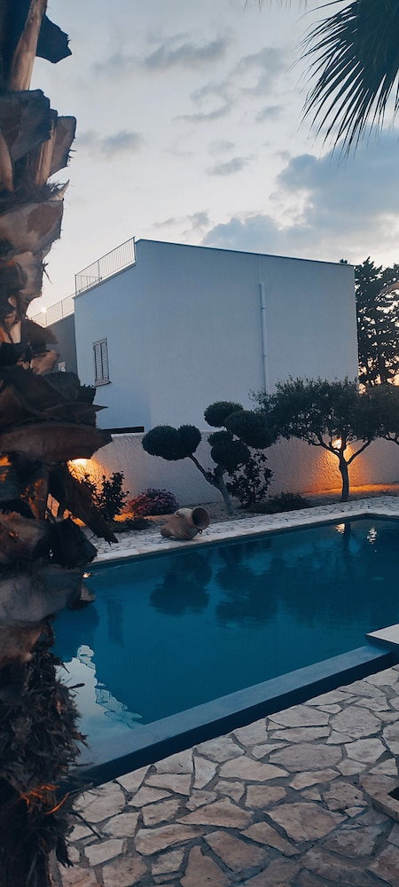 Hotel 5 Elementi