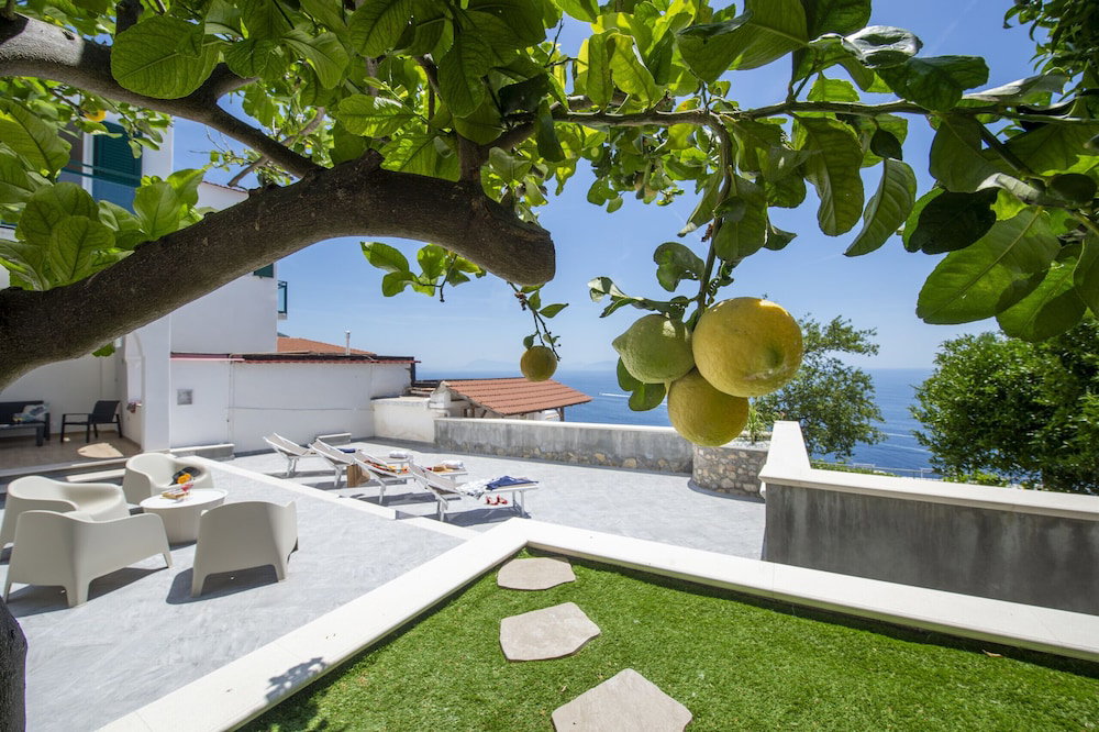 Hotel Villa Cristal - Sea View Villa With Private Garden