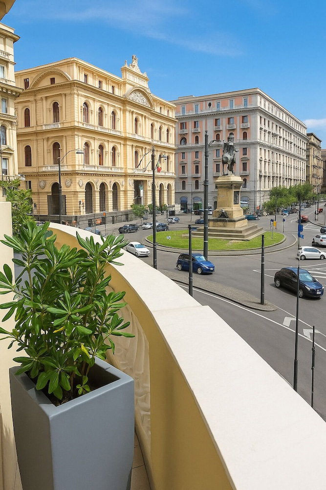 Hotel Piazza Bovio 22