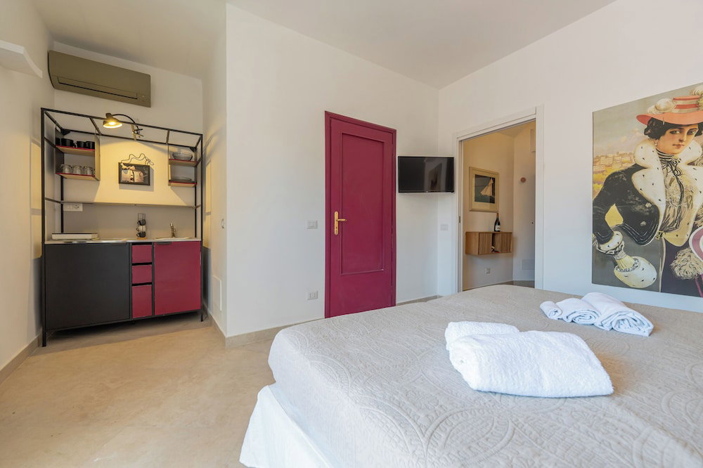 Hotel Molo Angioino Suites