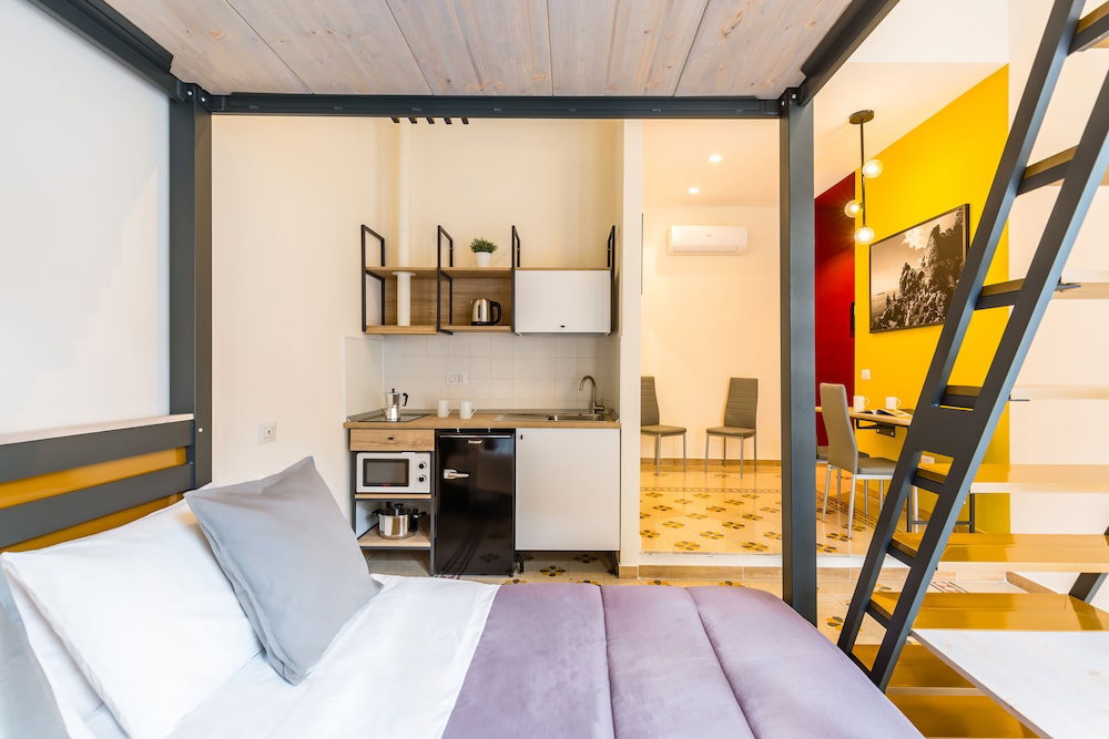 Central Station Apartments & Suites By Wonderful Italy