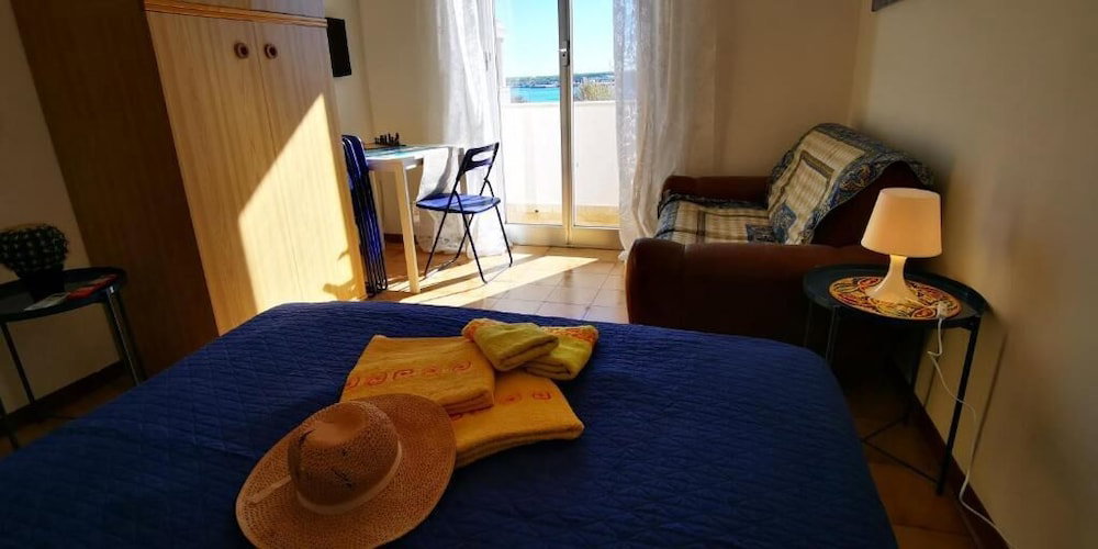 Rooms Guitgia