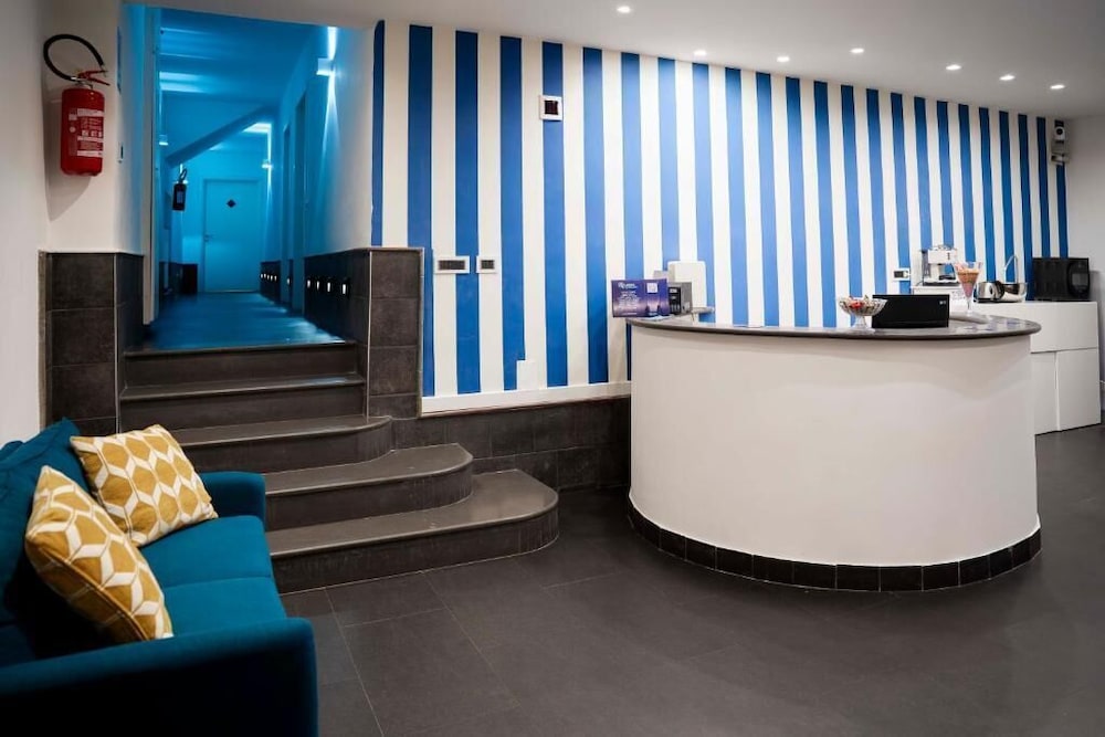 Hotel Yacht Club Angioino