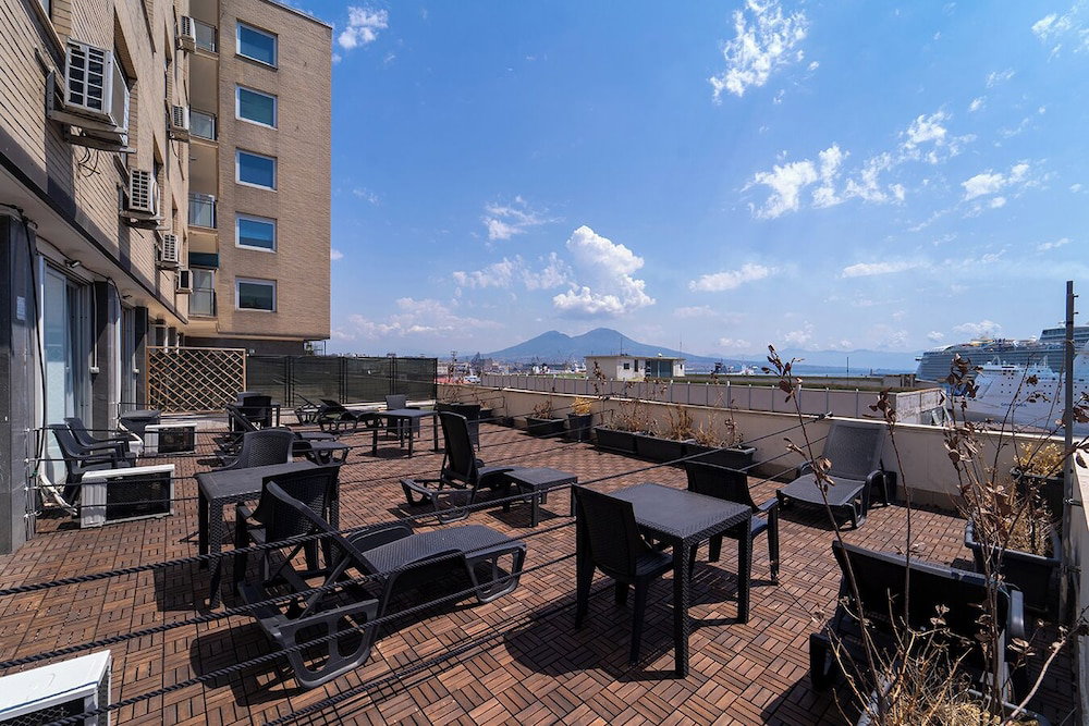 Hotel P.c. Boutique Sea View Napoli Centro By Clapa Group Dislocated Hospitality