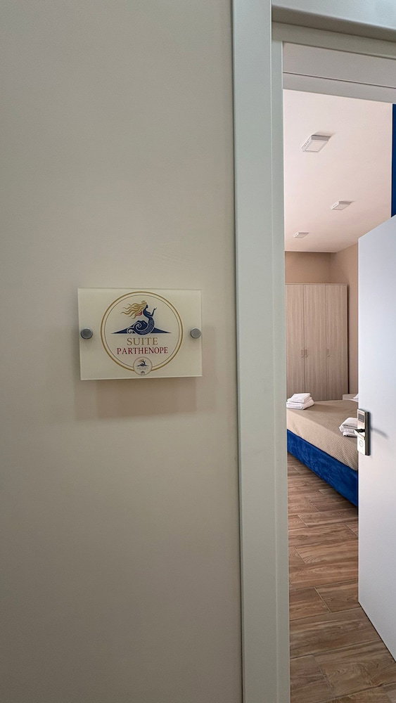 Hotel Partenope Napoli Suites