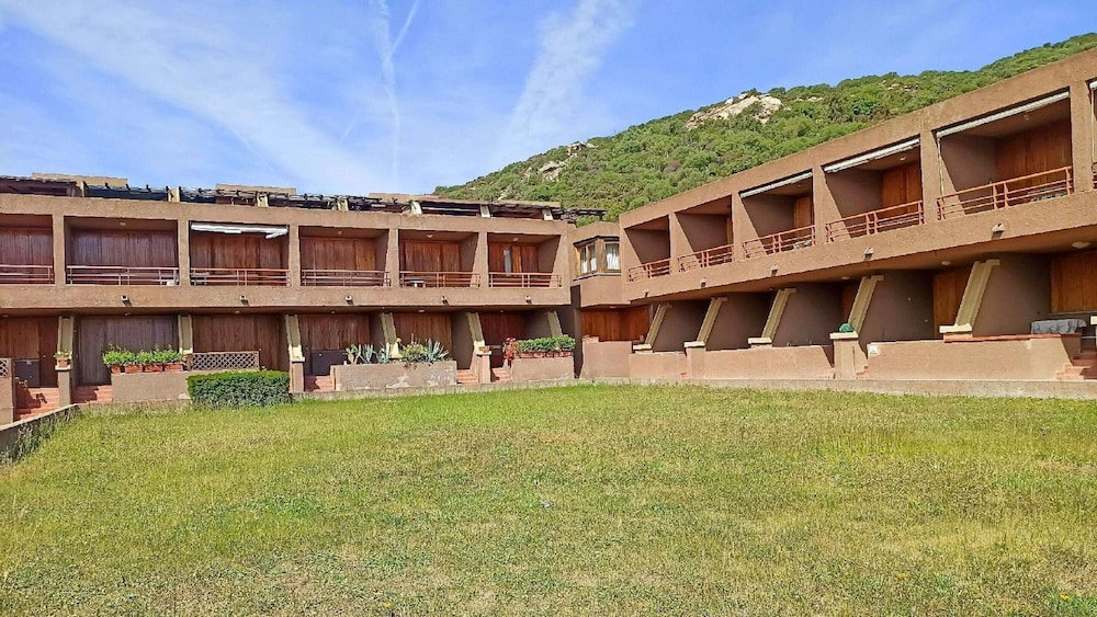 Hotel Apartment Near Golfo Di Cugnana