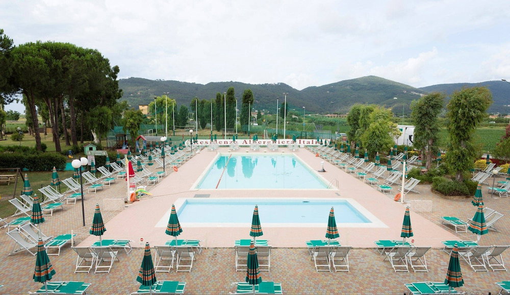 Hotel Apartment In Residenza Alberghiera Italia, Luni