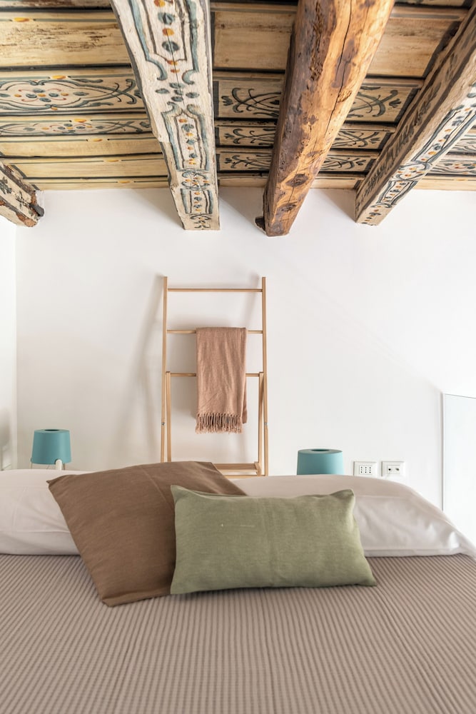 Metam Apartment In The City Center By Wonderful Italy