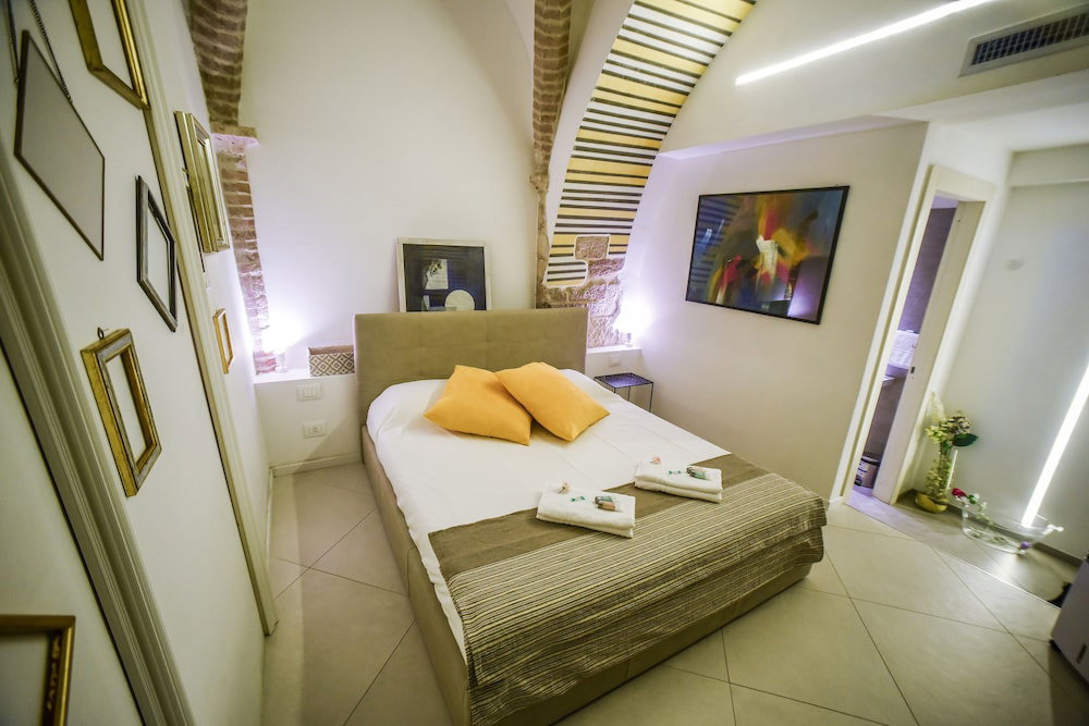Hotel Little Italy Boutique Hostel
