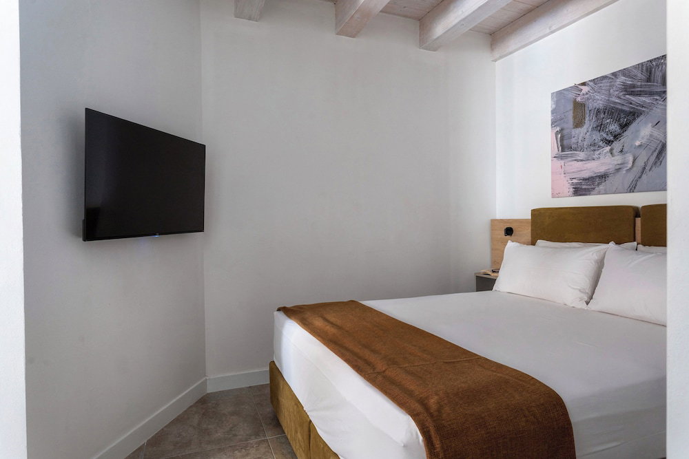 Serenèa Suites & Apartments