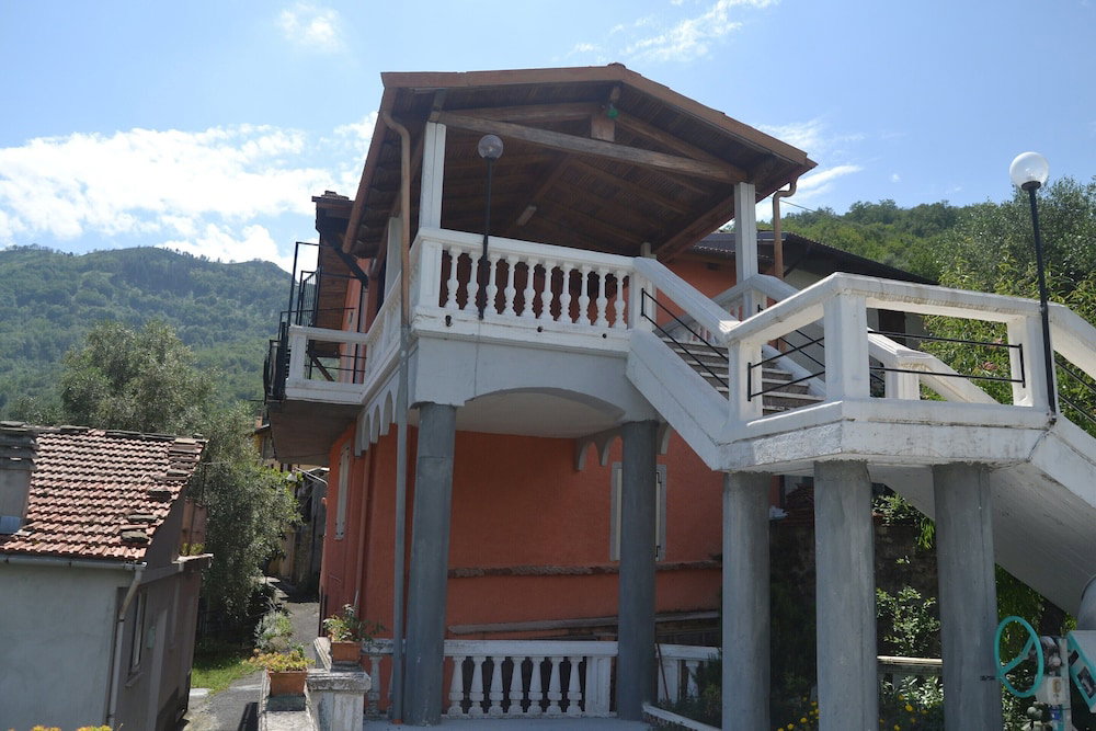 Hotel Nature Retreat In Testico