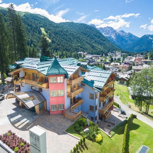Hotel Cristal Palace cazare Pinzolo