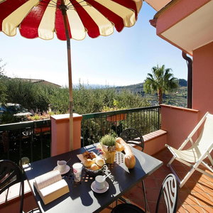 Hotel 5-Guest Apartment In Imperian Olive Grove cazare Imperia