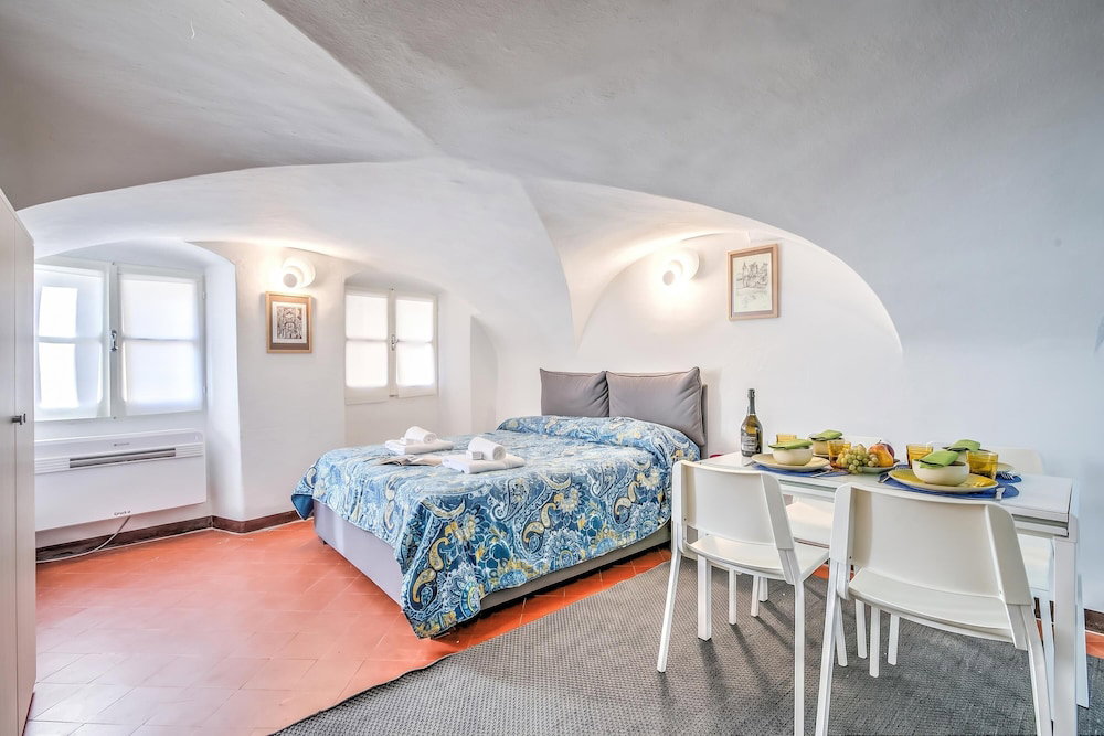Hotel Casa Vacanze Maimone 3 Central Sanremo Old Town