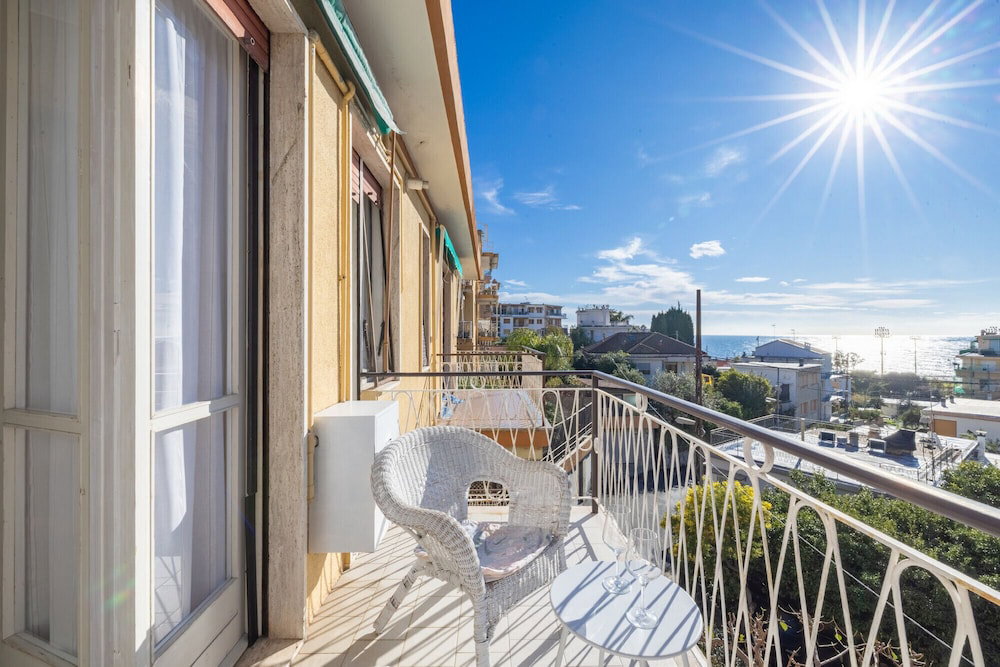 Hotel Serenity Flat In Sanremo By Wonderful Italy