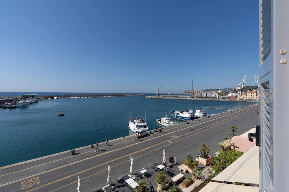 Hotel Vele D Amare In Imperia