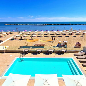 Hotel You & Me Beach Hotel cazare Santa Giustina