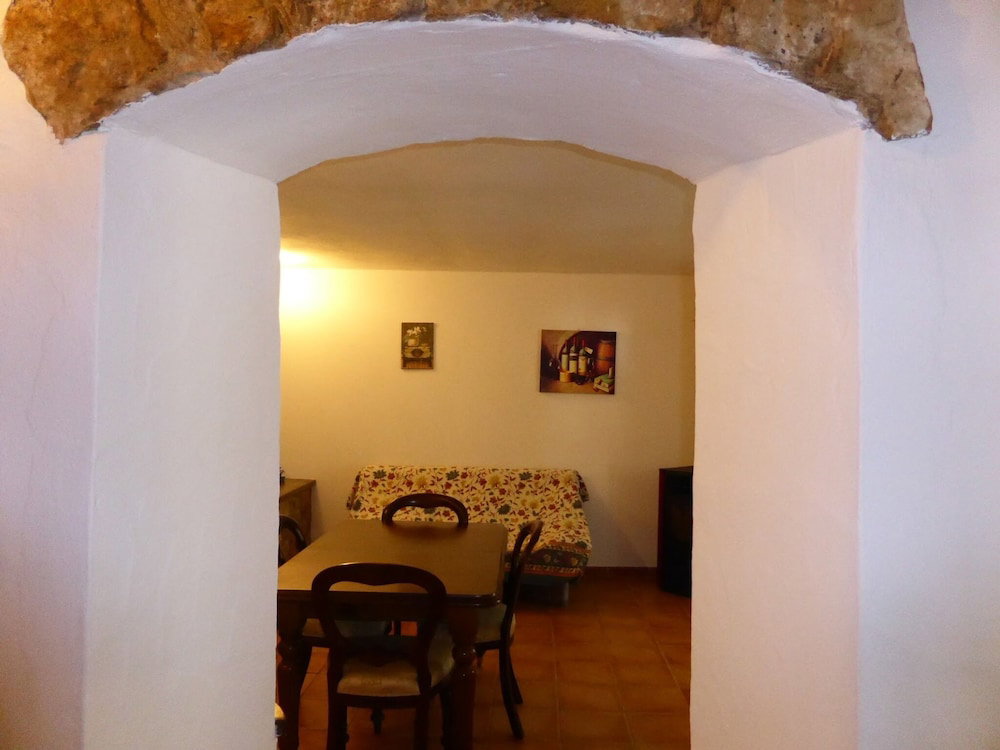 Charming 1-Bed Apartment In Iglesias Sardinia