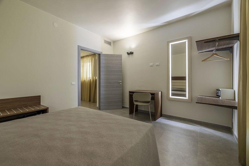 Hotel Jolanda Sea Breeze