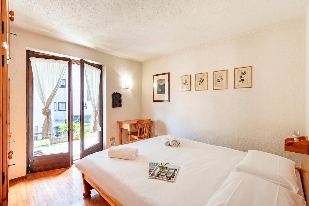 Hotel Family Apartment Steps From Ski Lifts