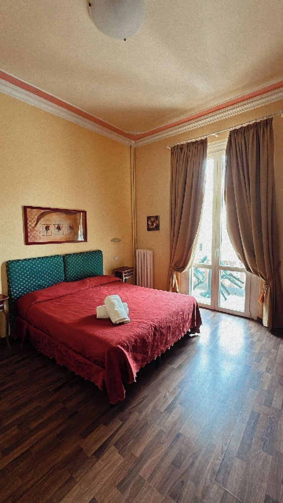 Hotel Room-Viareggio Rooms Facing The Sea