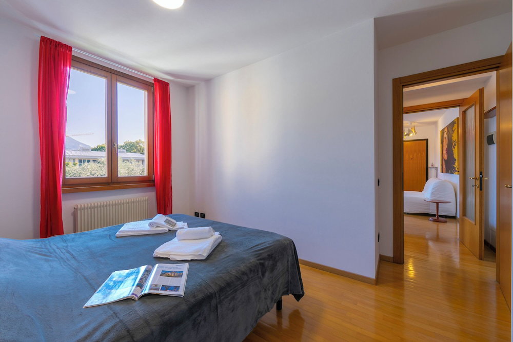 Hotel Claz House 500M To Lake Garda