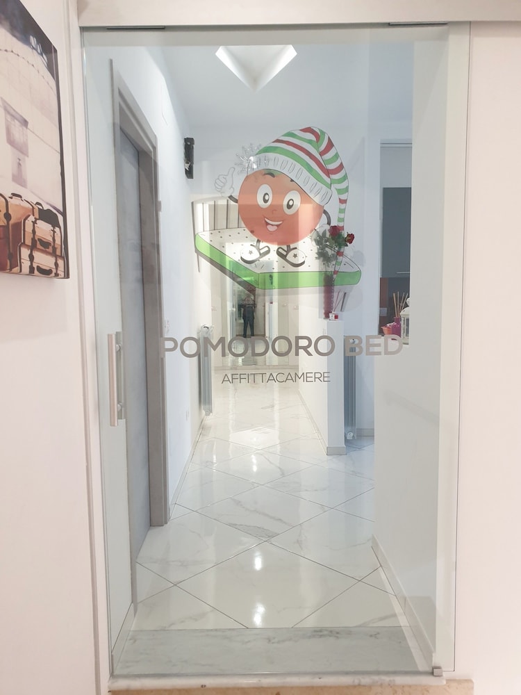 Hotel Pomodoro Bed