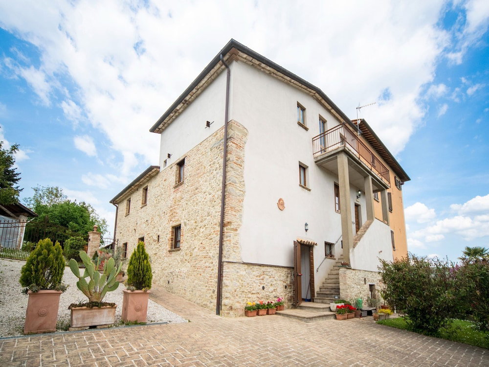 Hotel Farmhouse In Citta Di Castello With Pool