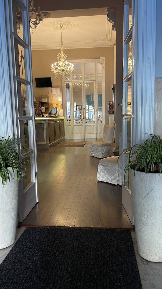 Room-Viareggio Old Style Sea View