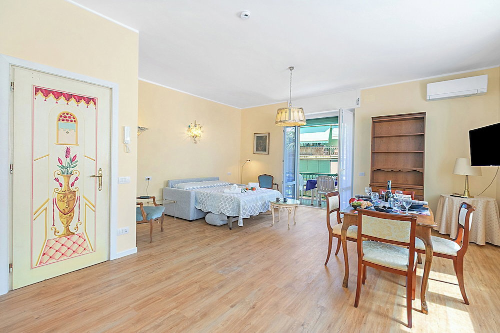 Hotel Strixia Apartment - 50M From Lake With Balcony