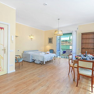 Hotel Strixia Apartment - 50M From Lake With Balcony cazare Stresa
