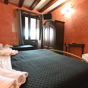 Hotel B&B L'infiorescenza cazare Santa Lucia