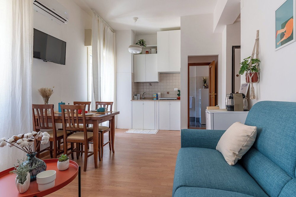 Hotel Ierone Apartment With Balcony By Wonderful Italy