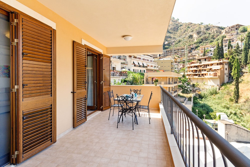 Hotel Calipso Seaview Flat With Private Parking
