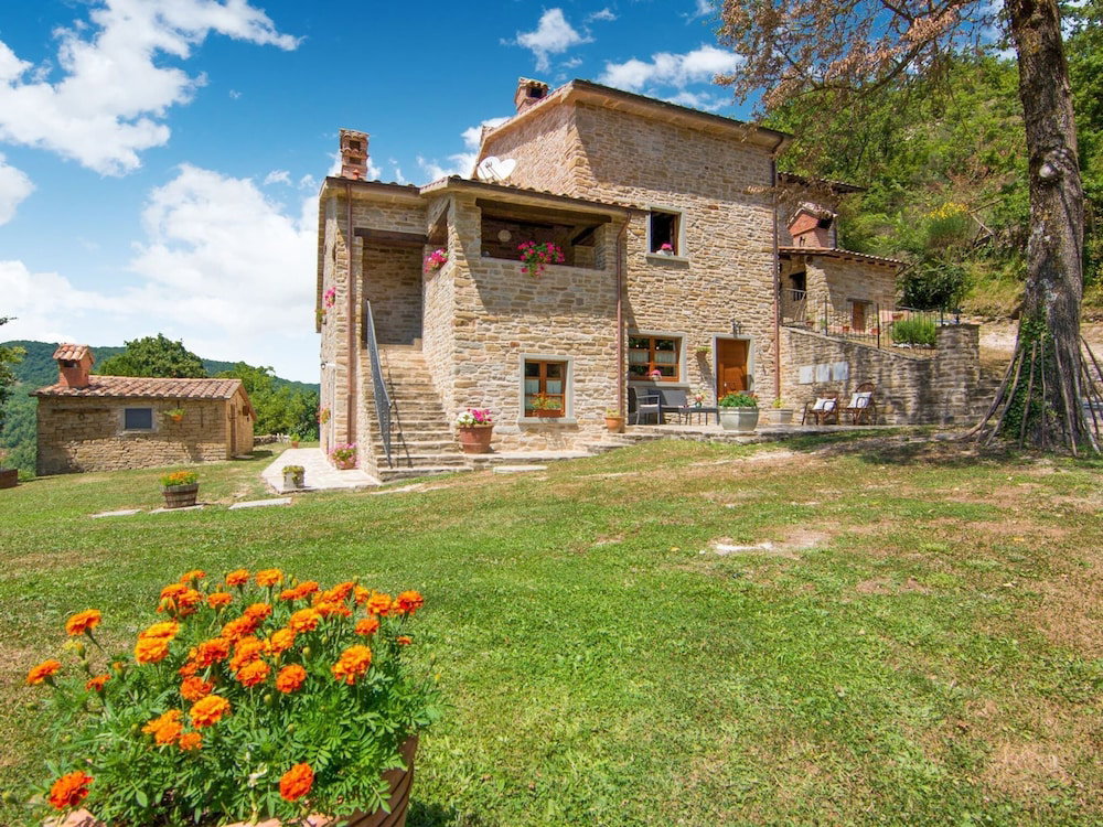 Hotel Holiday Home In Citta Di Castello With Pool