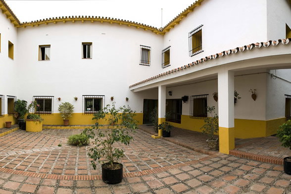 Hotel Albergue Inturjoven Marbella