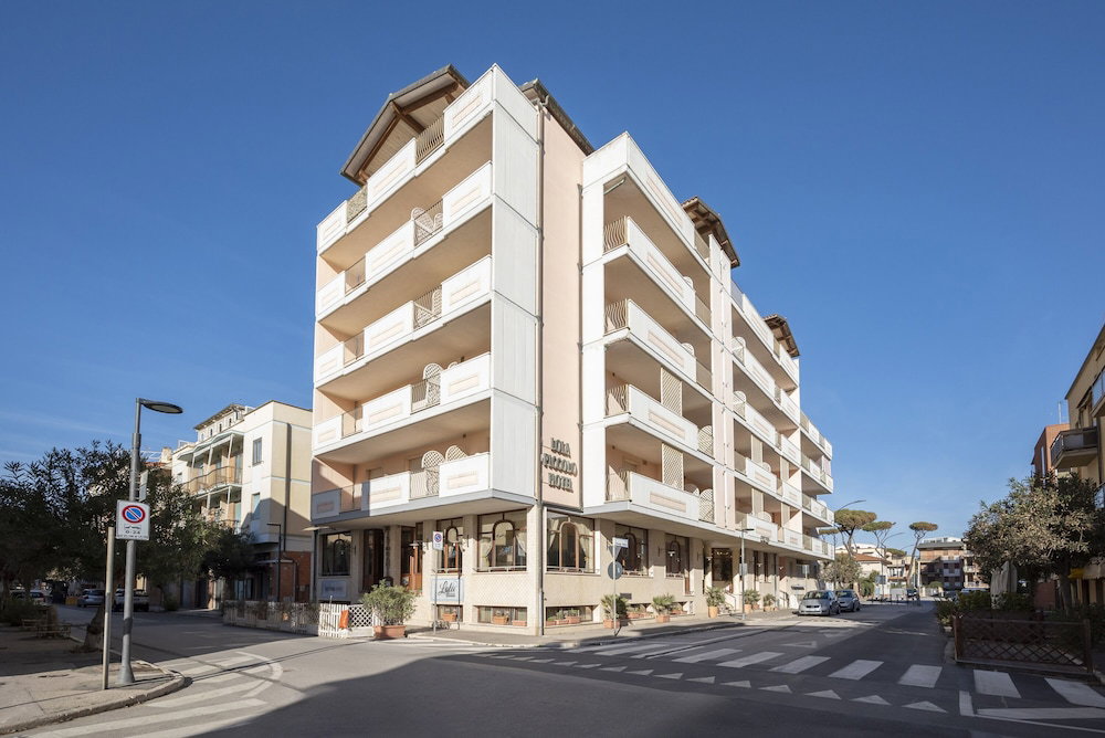 Hotel Lola Piccolo Hotel And Apartments