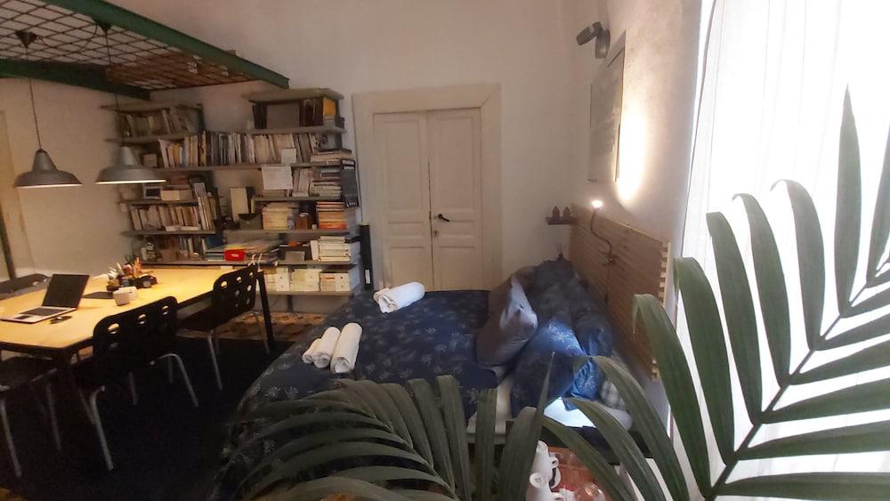 Room-Dimora Aganoor Business Suite