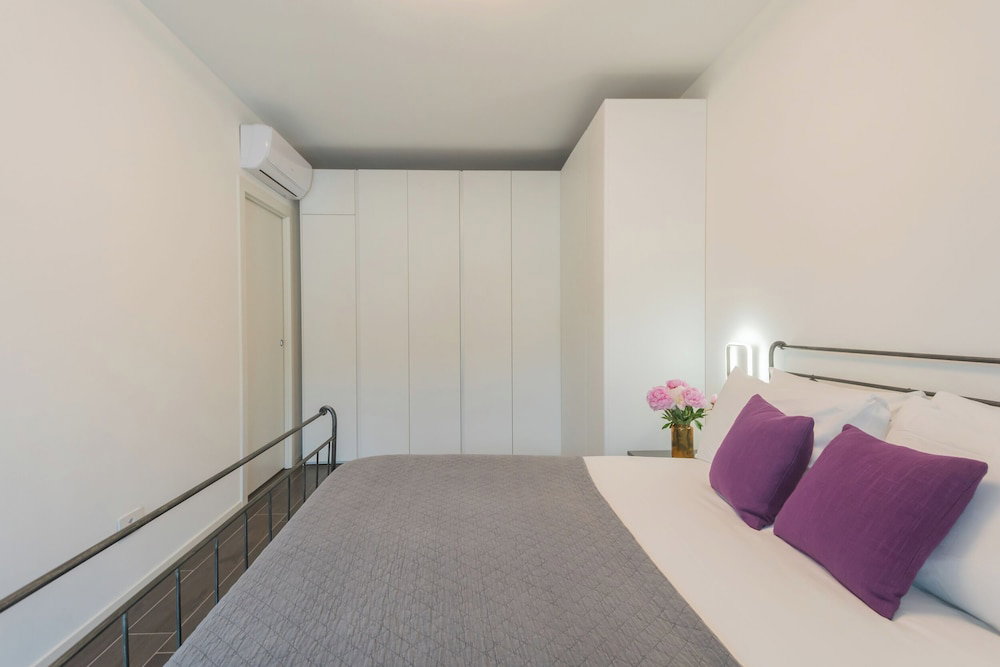 Princess Sofia's Lake Retreat By Rent All Como