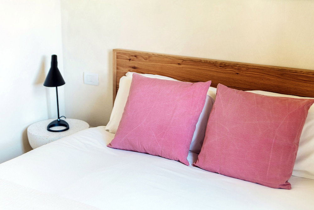 Hotel Villa Maderni Hidden Lake Gem