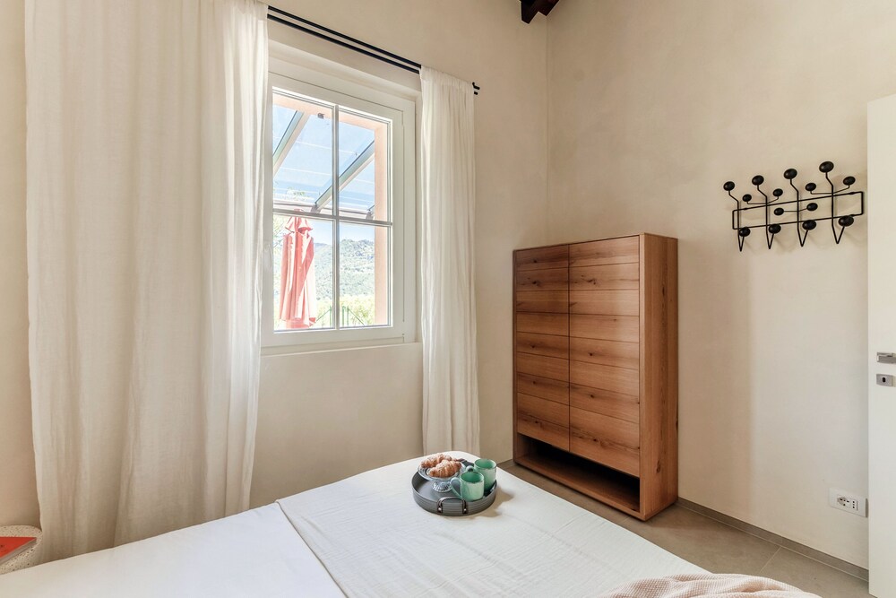 Villa Maderni Hidden Lake Gem