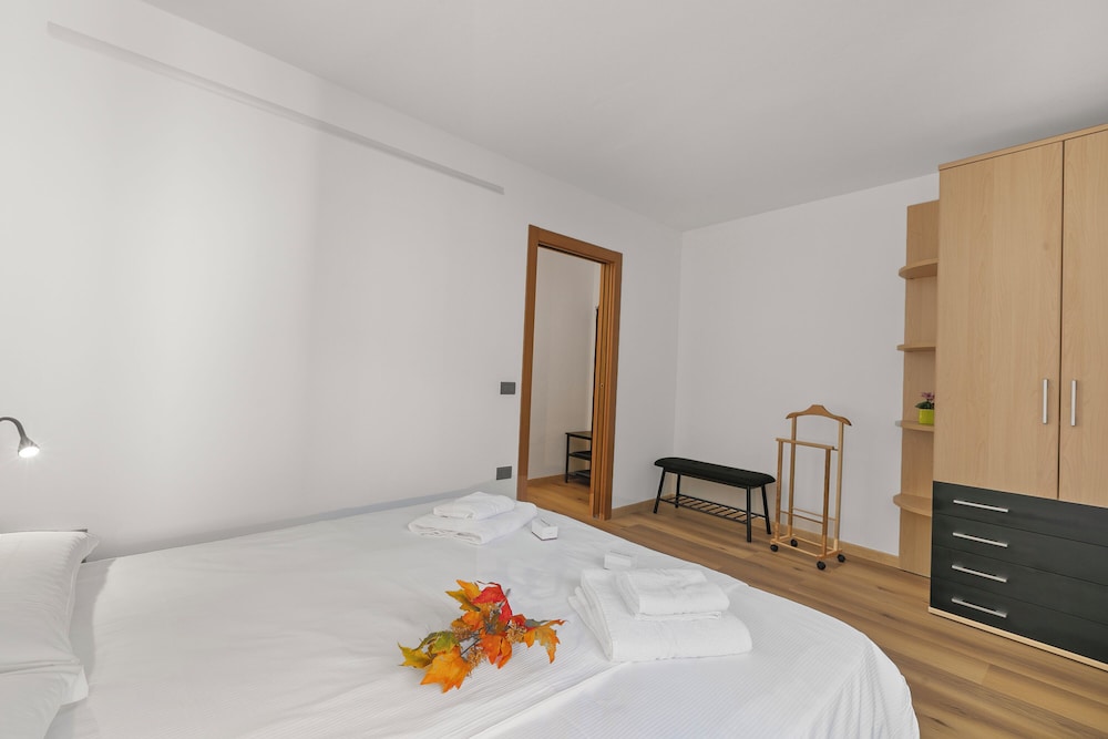 Hotel Residenza I 3 Mori B - Balcony & Mountain Views