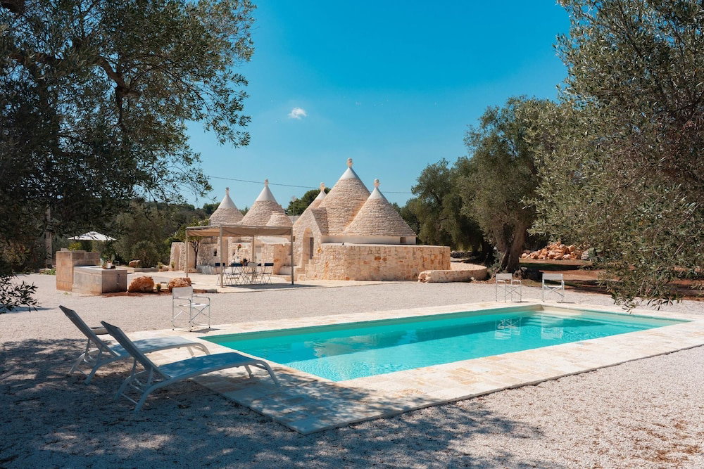 Hotel Trulli Scacciapensieri Con Piscina
