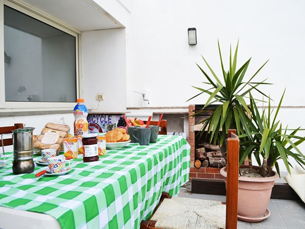 Hotel Apartment Directly On The Beach With Air Conditioning And Terrace, Pets Allowed
