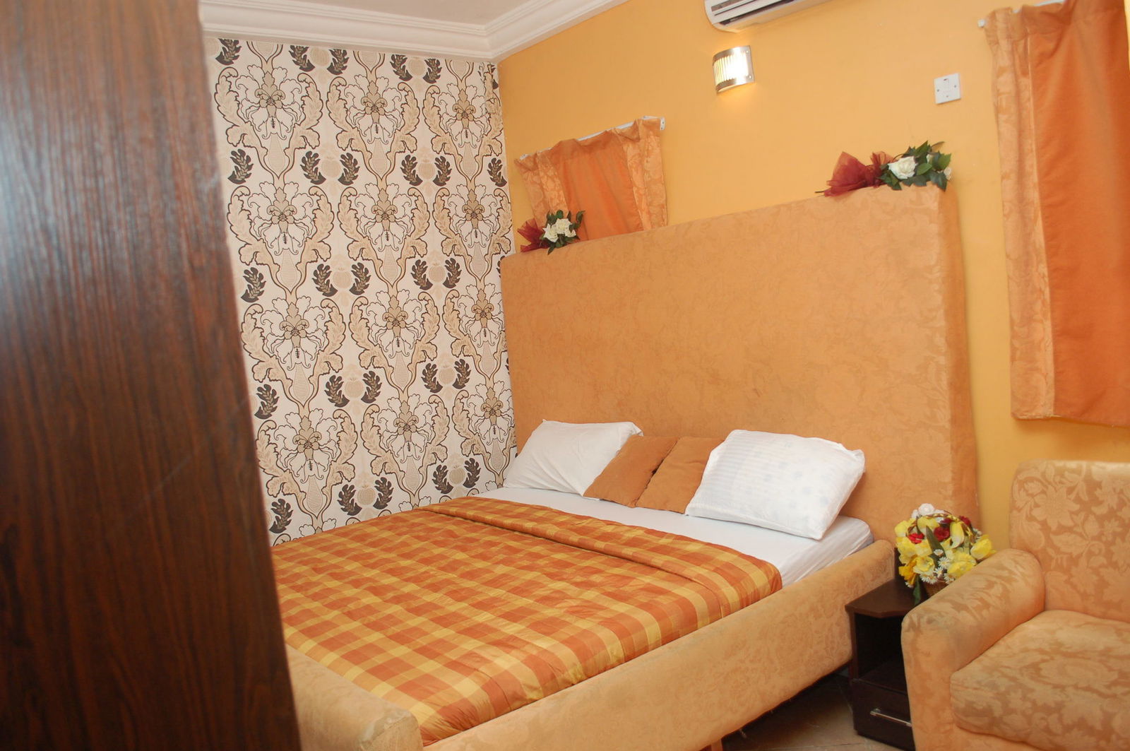 Hotel Dcove Hotel Suites