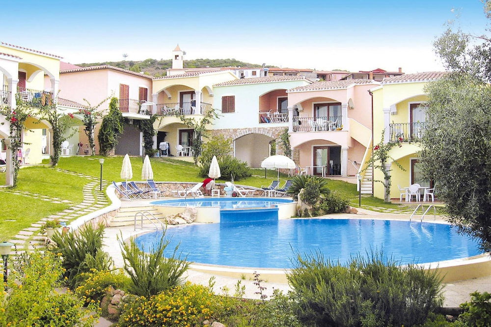 Hotel Flat With Communal Pool In The Residence Badus In Badus-Formerly Tui Ferienhaus