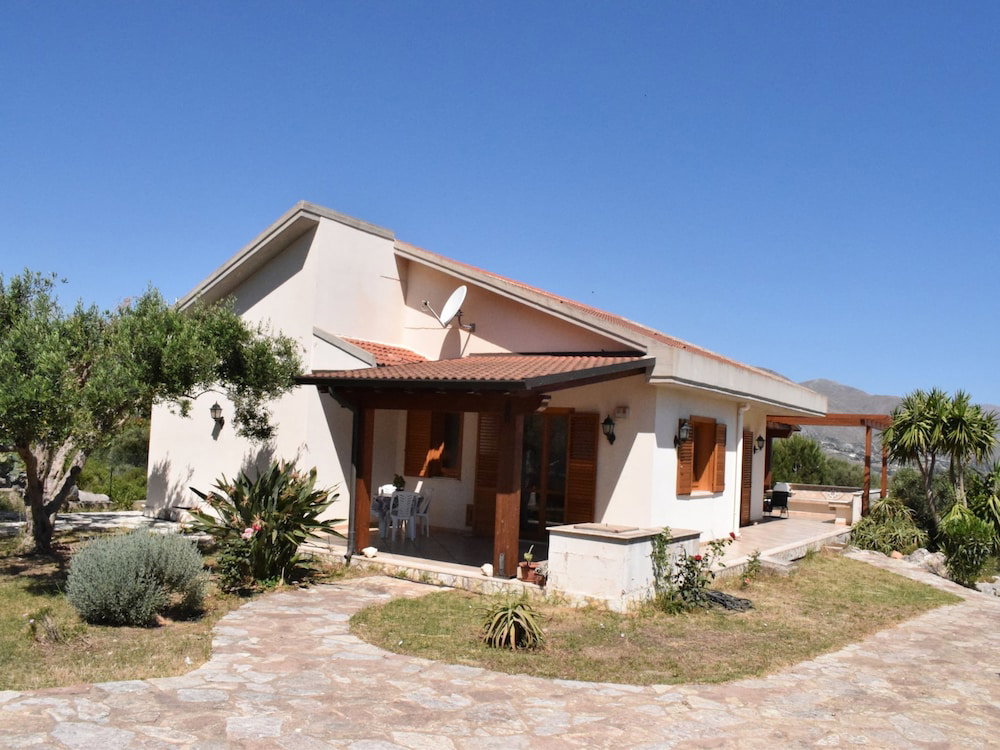 Hotel Detached Villa Located In A Residential Area Near The Sea