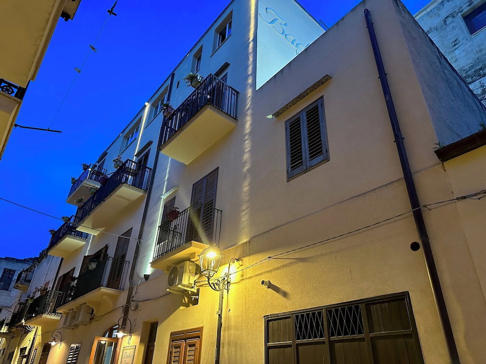 Hotel Badia Rooms & Breakfast
