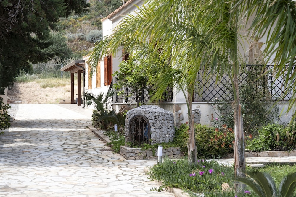 Hotel Casa Laura Di Fronte La Tonnara